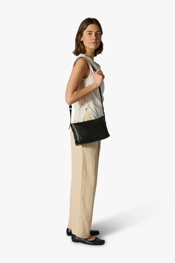 Adax Shoulderbag Manilla svart
