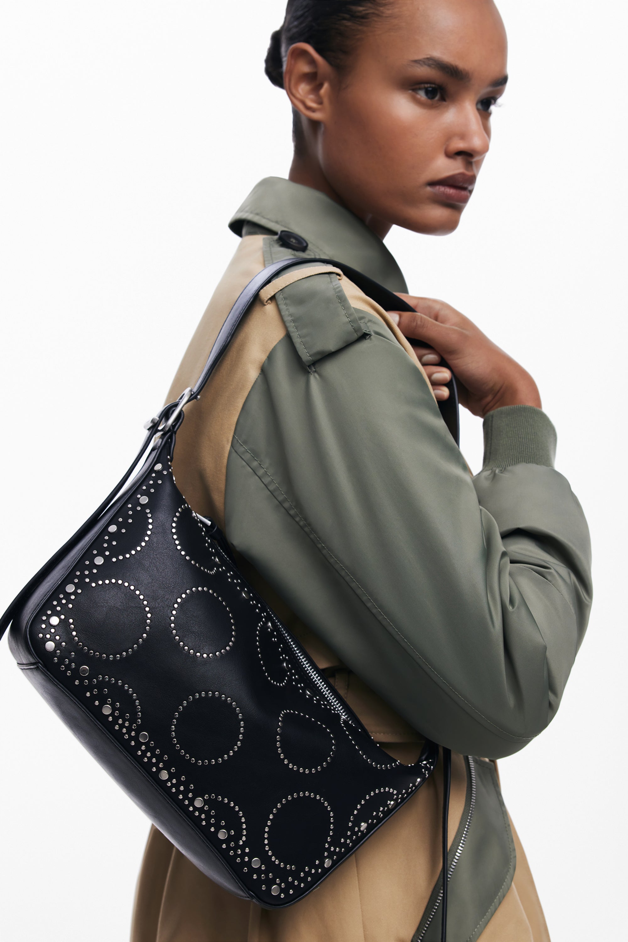 Desigual Axelväska Punkette svart