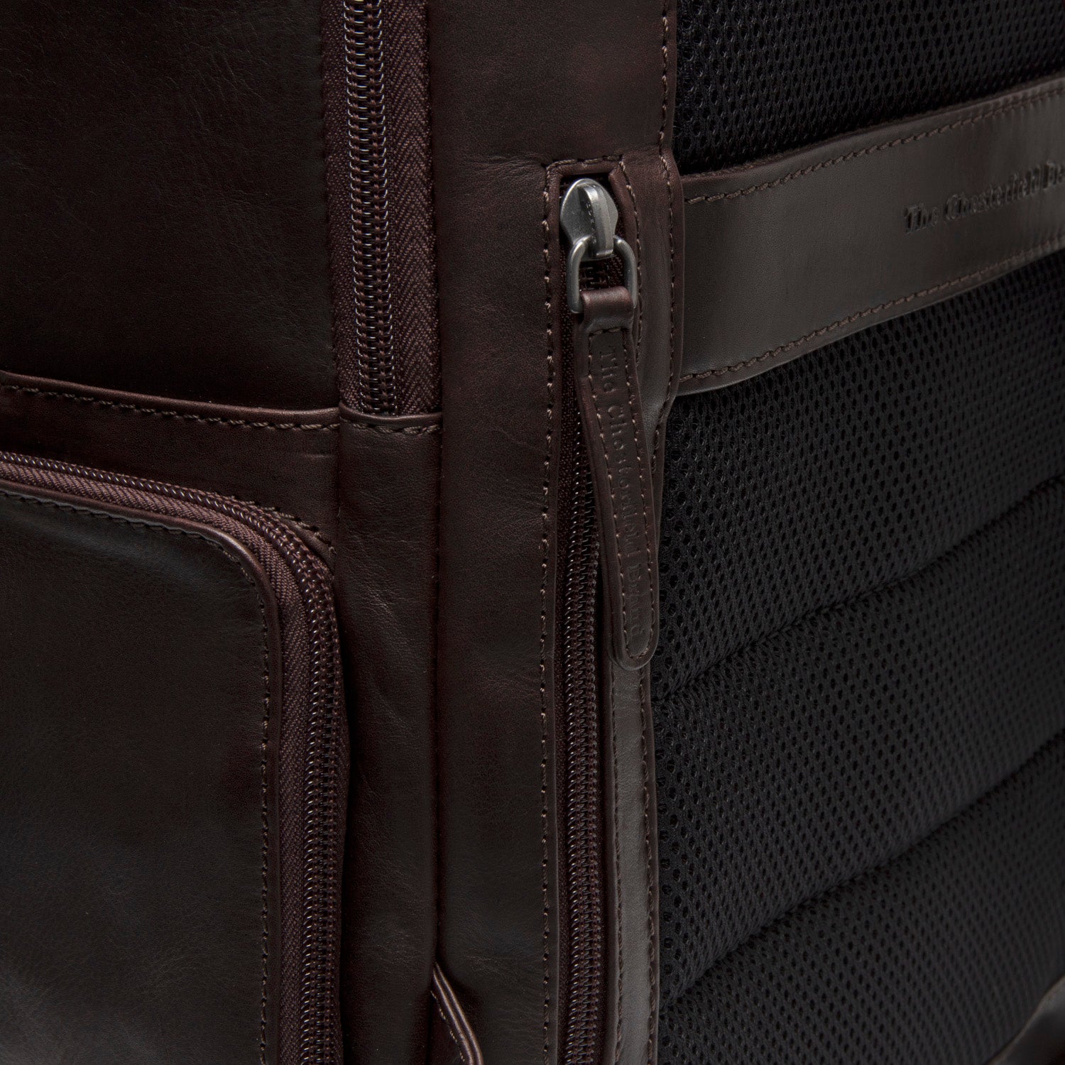 The Chesterfield Brand Datorryggsäck 17" Lennox mörkbrun