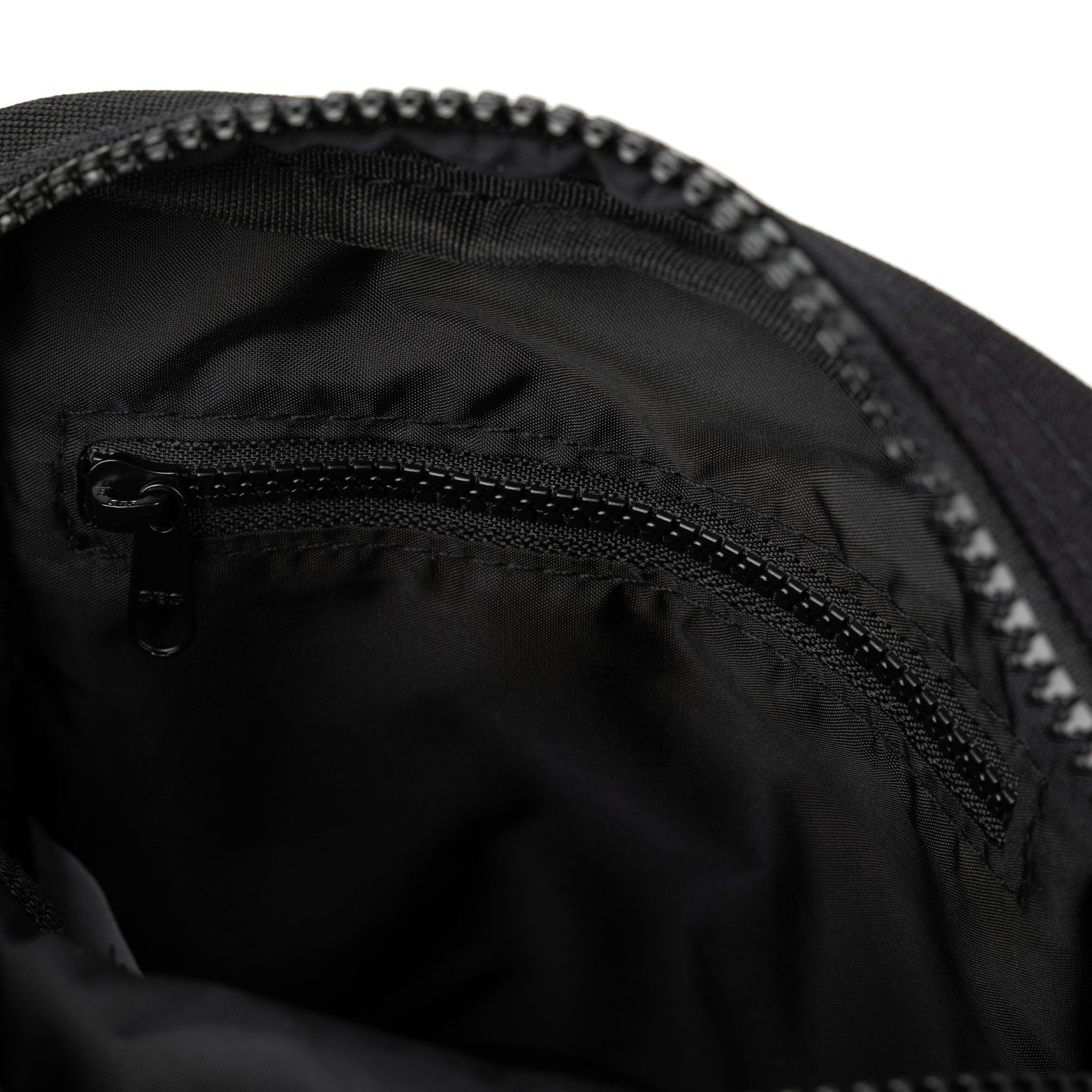 Roka Shoulderbag Bond svart