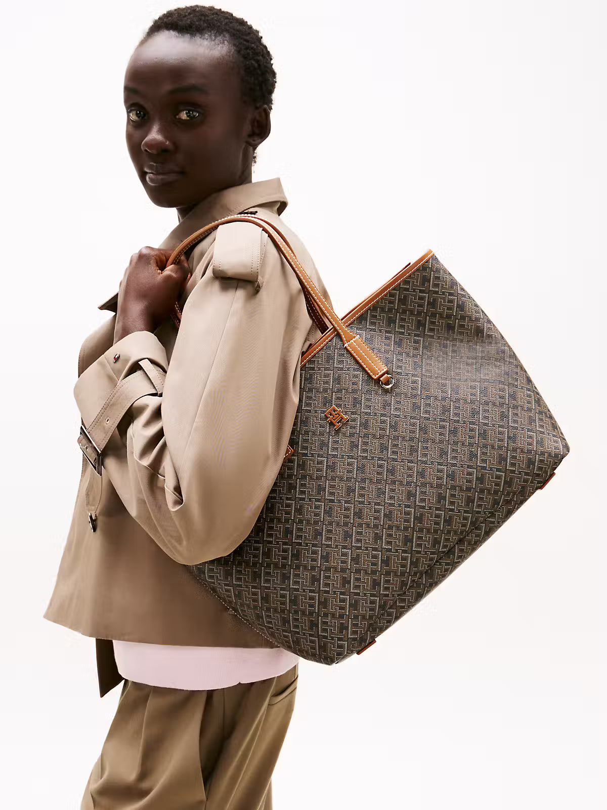 Tommy Hilfiger MONOPLAY TOTE LE brun