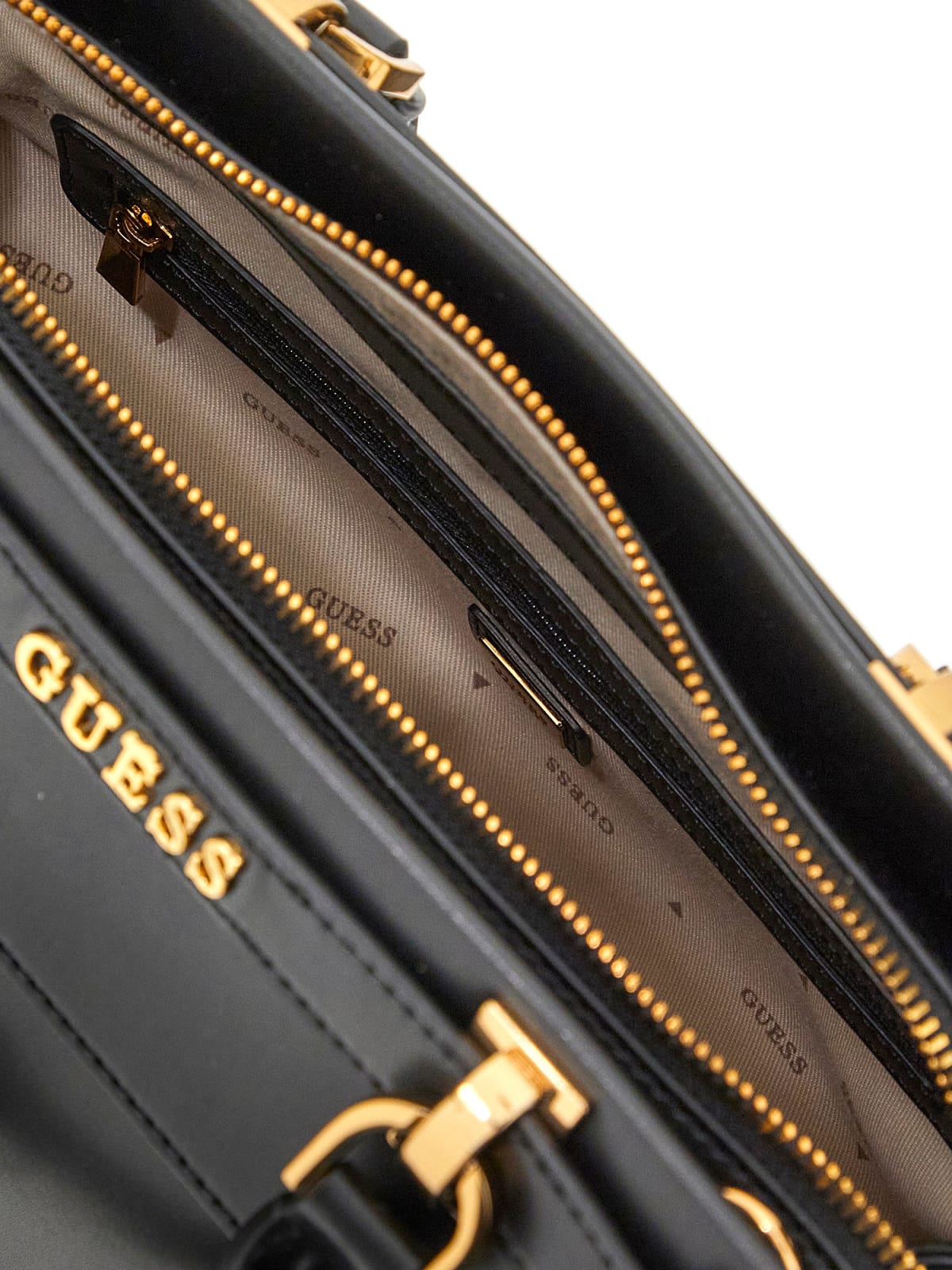 Guess Handbag Sestri svart